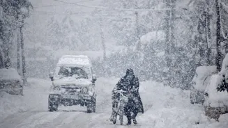 Chillai Kalan begins in Kashmir; snowfall shuts Srinagar-Leh highway