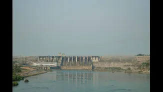 Tiruchi Farmers Demand Loan Waivers and Halt to Mekedatu Dam Project