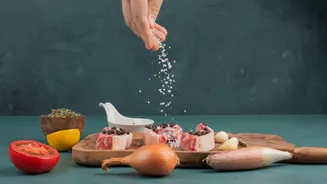 Não erre mais no sal! Veja como calcular a quantidade certa para cada preparo