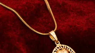 Buying Gold? Compare Coins And Jewellery Before Making Your Choice