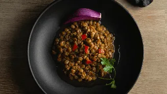 Benefícios da lentilha para a saúde e como fazer o grão macio com receita simples