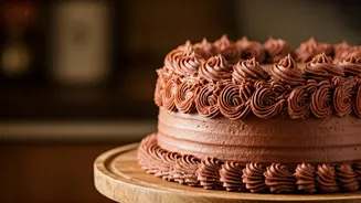 This Vintage Chocolate Cake Trend Is Perfect For Instagram