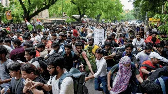 'Lathis With Nails, Electric Batons, Women Molested': Delhi HC Hears Explosive Allegations Against Delhi Police Over CJP Protest Crackdown