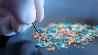 Microplásticos na rotina de beleza: o que você pode estar passando na pele sem perceber