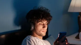 Sleep Science Breakdown: Weekend Sleeping In Fails To Undo Late-Night Screen Effects