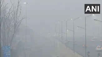 Delhi AQI touches 390 as smog blankets the capital; several areas slip into ‘severe’ category