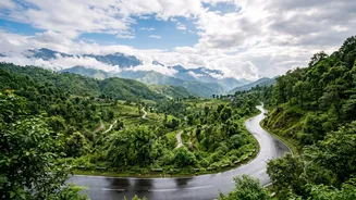Before Taking The Hills By Car, Check These Monsoon Travel Risks
