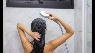 Banho morno antes de dormir ajuda mesmo? Entenda o efeito no relaxamento