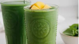 Why you should try spinach-mango combo today!