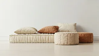 Style Minimalist Apartments Combining Floor Cushions And Cotton Throw Pillows