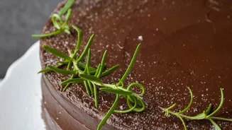 Love rosemary? You'll enjoy these cakes