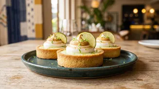 Kosha Mangsho Roll And Bhetki Bhaja Sandwich Join Starbucks Pujo Specials For With Local Flavours Driving The Festive Campaign