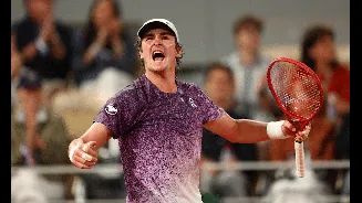 João Fonseca revela tática para derrubar Casper Ruud em Roland Garros