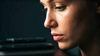 Combatting Screen-Time Acne: 7 Smart Strategies for Healthier Skin