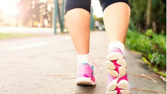 Brisk walking or yoga? Which is better for mental clarity
