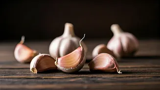 Unlocking Garlic's Power: Raw vs. Cooked & Its Benefits!
