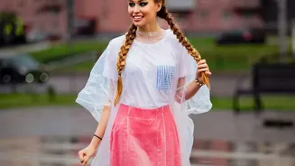 Manage Rainy-Season Flyaways with Simple Tied-Up Hairstyles across Different Hair Textures