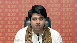 'Mere Paas Rent Dene Ka Paisa Nahi Hai': Shehzad Poonawalla Explains Why He Quit BJP; Cites Rising Financial Pressures