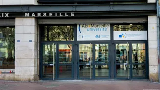Estrangeiros de fora da UE terão de pagar mais para estudar na França