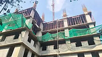 Mumbai: Piling Machine Topples At Dadar Construction Site, Crashes into Residential Building; FIR Filed Against Developer & Contractors