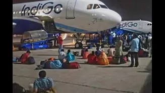 ‘Pathetic’: DGCA Issues Show-Cause Notice To IndiGo As Centre Orders Fortnightly Review