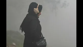 Dense Fog Shrouds Delhi-NCR As Cold Wave Intensifies; Flights Delayed