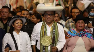 Sánchez lidera marcha da esquerda que contesta apuração no Peru