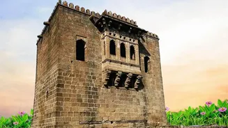 Seven Indian Forts Range From Preserved Palaces to Weathered Ruins