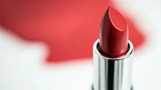 Blurred Lipstick: The Hottest Lip Look of 2025!