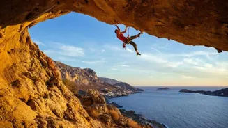 Rock climbers, the Drakensberg range awaits