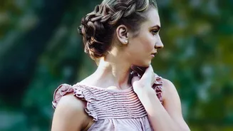 A Side Braid Twist Gives the Pencil Hairstyle More Detail