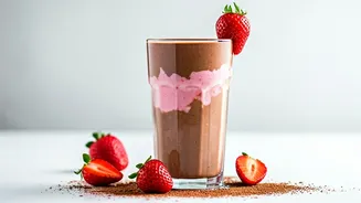 5-Minute Cocoa Strawberry Protein Shake: Your Quick & Delicious Weight Loss Breakfast
