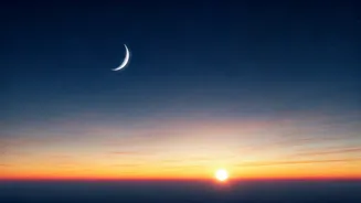 Catch the Cosmic Dance: Venus and a Crescent Moon Light Up the Evening Sky!