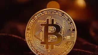 Bitcoin holds at $62,600 as Ethereum stays flat, investors cautious