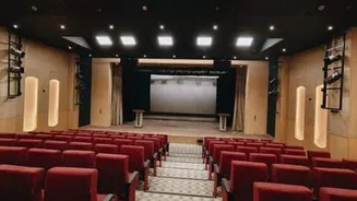 लखनऊ में थिएटर संकट, बंद पड़े ऑडिटोरियम और महंगे किराए ने नाटकों पर लगाया 'ब्रेक'