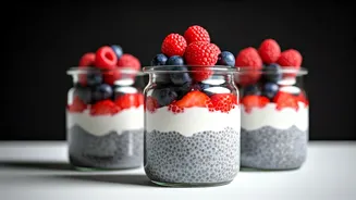 Effortless Make-Ahead Breakfast: Chia, Yogurt & Berry Parfaits