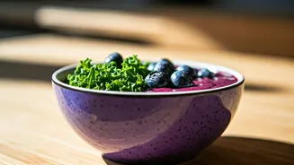 Energize Your Mornings: Quick Kale & Blueberry Smoothie Bowl Recipe