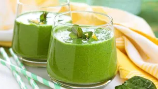 Elevate your smoothie game with spinach and pineapple