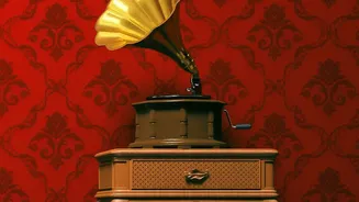 Using Vintage Patterns In Home Decor Makes Vintage Flair Possible Through Small Updates