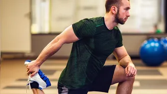 Desk Bound Professionals Beat Muscle Stiffness Using Foam Rolling Mobility Drills