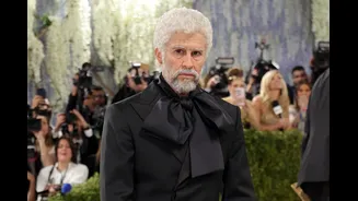 Bad Bunny fica irreconhecível caracterizado como idoso no Met Gala 2026