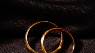 Wedding Jewellery Buyers: How To Choose Between 22K And 24K Gold