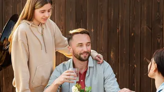 The People Around You May Affect How You Experience A Meal