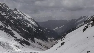 Why Preparing For Sudden Weather Changes Is Crucial For Manali-Leh Late Monsoon Drivers