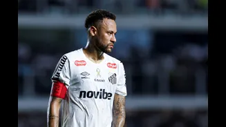 Neymar pede desculpas públicas a Robinho Jr. após confusão em treino