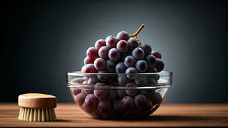 Beyond Water: 5 Essential Ways to Deep Clean Your Grapes for Health & Safety