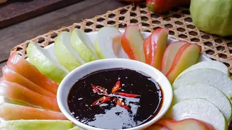 How Simple Dipping Sauces Transform Festive Snack Platter Variety Without Long Recipe Lists