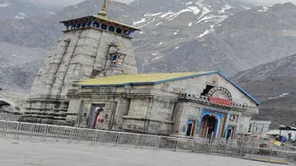 Dry Weather Helps Yatra, Health Worries Rise