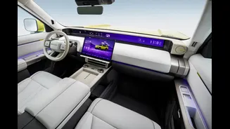 Novo Freelander tem interior revelado com tela gigante de 46 polegadas