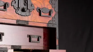 The Latest Small-Decor Refresh Trend Keeps Decorative Hardware Selection Anchored to Hole Spacing